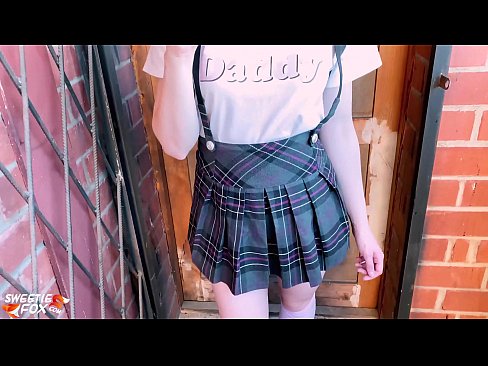 ❤️ Schoolgirl chuqur uning Dick so'radi va sinflar o'rniga fucks. ❤️  seks  uz.porno24-7.ru