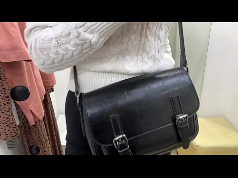 ❤️ Ommaviy onanizm yosh kaltak FeralBerry bir dildo bilan fitting xonasida ❤️  seks  uz.porno24-7.ru